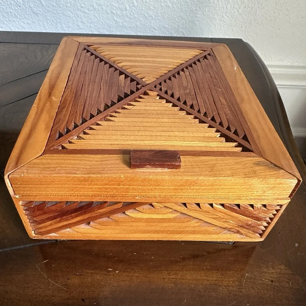 VTG Handmade Jewelry Box 8 Inch Folk Art Inlay‎ Marquetry Wood Felt New Mexico